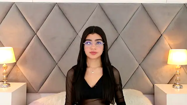 OliviaDiaz online show from April 17, 8:12 pm