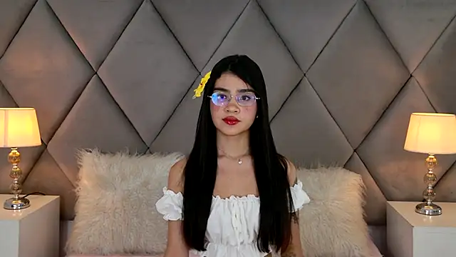 Snapshot of OliviaDiaz chatting on June 8, 8:20 pm OliviaDiaz online show from June 8, 8:20 pm