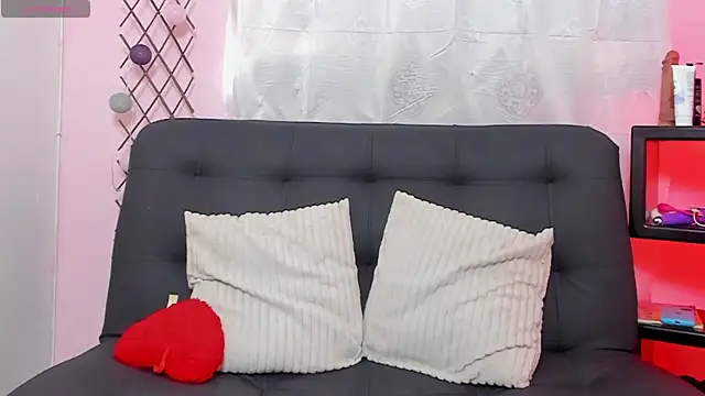 Nicolle Duke online show from March 12, 7:53 pm