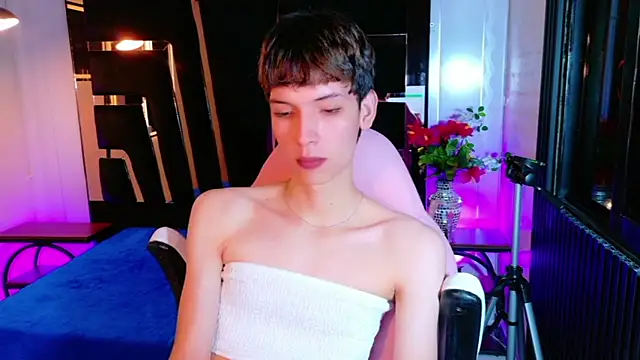 Snapshot of Stefany_PiInk chatting on May 4, 12:45 pm Stefany PiInk online show from May 4, 12:45 pm