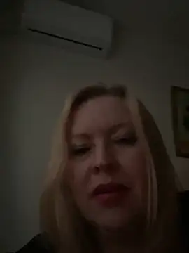 JanieLight53 online show from May 15, 11:45 pm