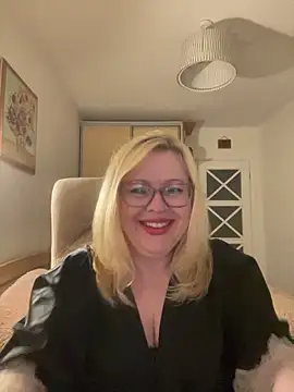 JanieLight53 online show from May 20, 8:48 pm