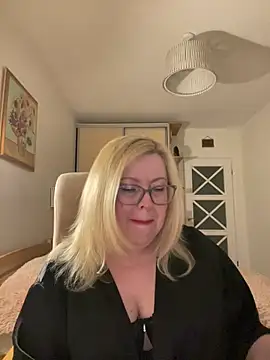 JanieLight53 online show from May 21, 8:16 pm