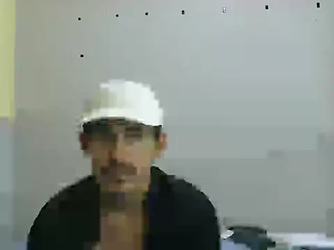 Snapshot of luriel21 chatting on March 16, 3:34 am luriel21 online show from March 16, 3:34 am