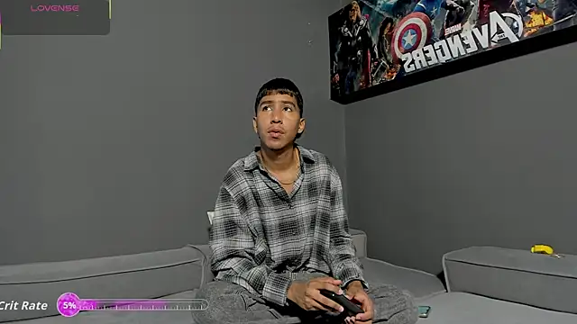 Snapshot of Ender_h0tt chatting on May 29, 2:15 pm Ender h0tt online show from May 29, 2:15 pm