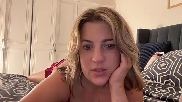 Snapshot of annabellewarick chatting on July 28, 9:36 pm annabellewarick online show from July 28, 9:36 pm