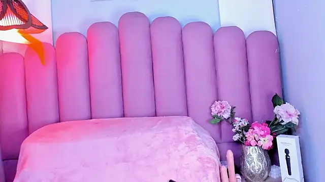 ZaraLuciana online show from April 1, 11:00 am