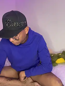 boyctg9797 online show from March 12, 1:01 am