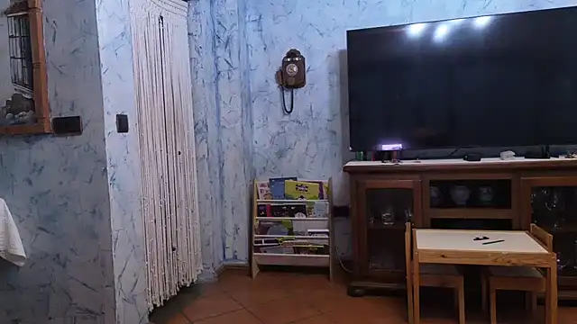 zeusoctavian1 online show from April 22, 2:36 am