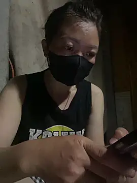 Snapshot of Bling-pusy chatting on May 31, 1:29 pm Bling-pusy online show from May 31, 1:29 pm