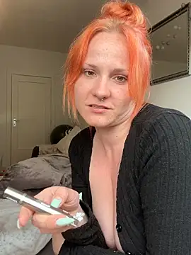 Snapshot of Fiebie_licious_ chatting on May 9, 4:23 pm Fiebie licious online show from May 9, 4:23 pm