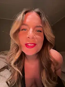 melanieeB online show from March 18, 8:56 pm