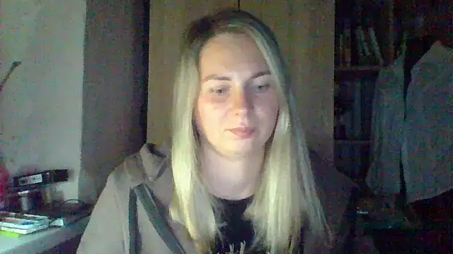 Mollie365 online show from April 12, 6:46 pm