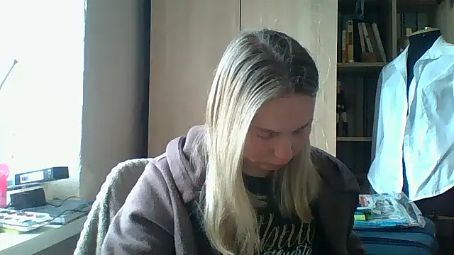 Mollie365 online show from April 13, 10:32 am