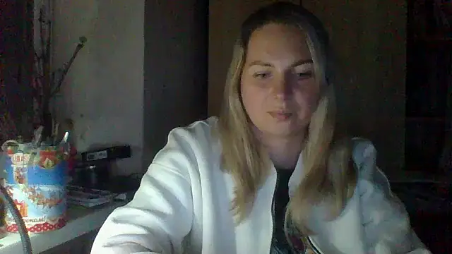 Mollie365 online show from April 19, 6:43 pm