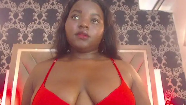 Snapshot of SaraThomass chatting on June 1, 7:04 pm SaraThomass online show from June 1, 7:04 pm