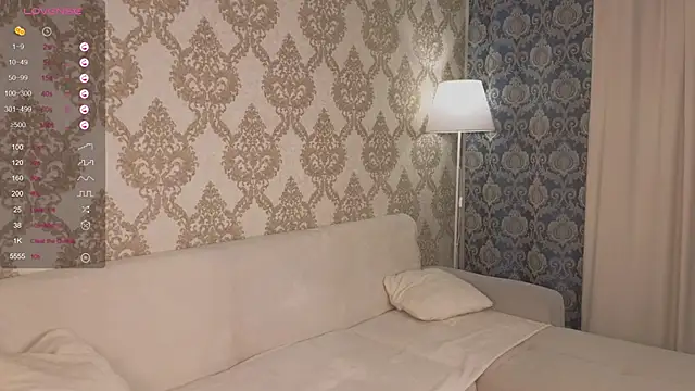 foxy bloomm online show from April 26, 1:09 pm