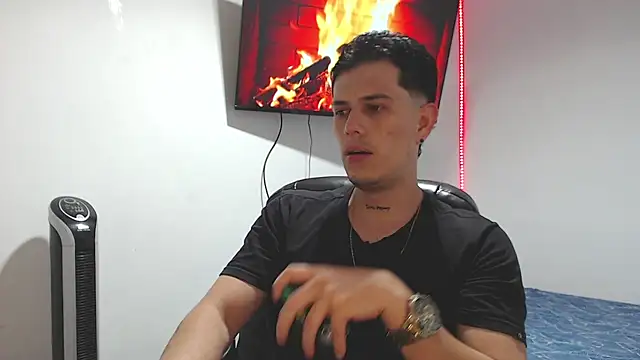 JUAN CAMILOXXX online show from April 3, 4:10 am