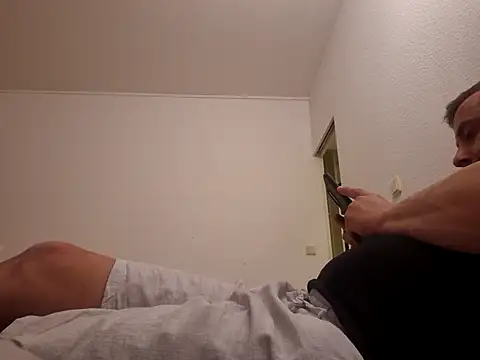 Snapshot of fantastic77777 chatting on March 9, 1:20 am fantastic77777 online show from March 9, 1:20 am