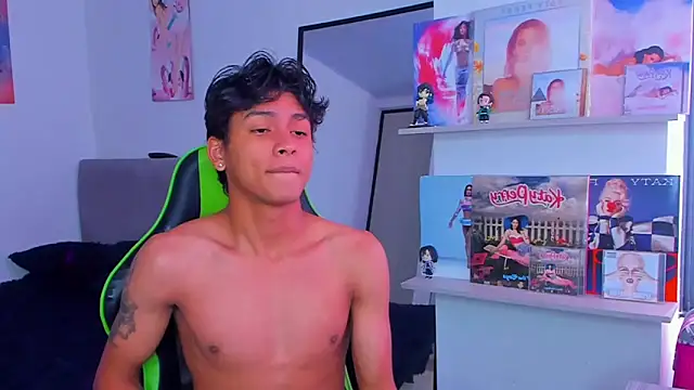 PaulTallx online show from April 21, 7:06 pm