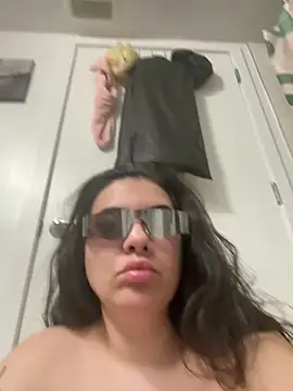 Snapshot of persianpussyxx chatting on March 9, 4:05 am persianpussyxx online show from March 9, 4:05 am