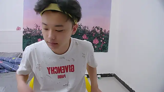 icecream-002 online show from April 19, 11:42 am