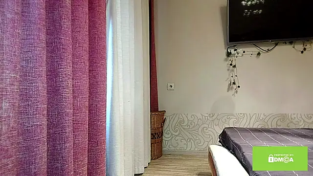 OlivaArashiro online show from March 9, 9:30 pm