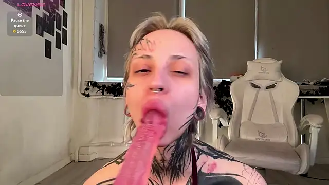 Snapshot of KizzieSherbert chatting on May 10, 1:38 pm KizzieSherbert online show from May 10, 1:38 pm