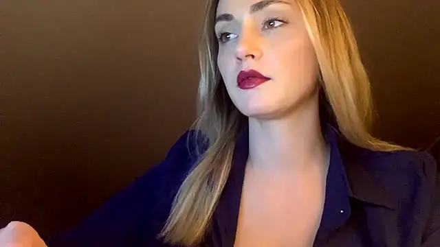 ScarlettSensitive online show from April 1, 8:06 pm