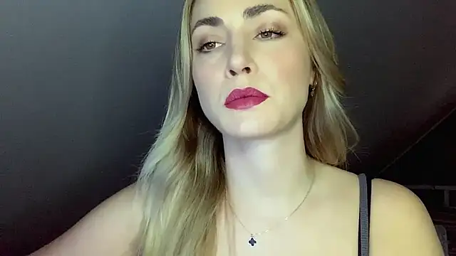 Snapshot of ScarlettSensitive chatting on May 16, 2:27 pm ScarlettSensitive online show from May 16, 2:27 pm