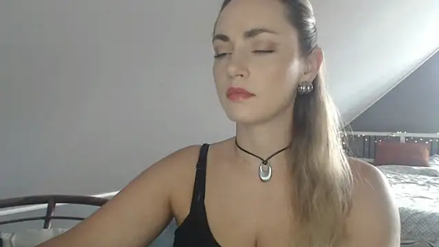 ScarlettSensitive online show from June 30, 7:31 am