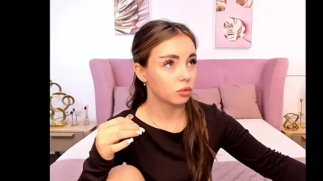 MyEvelin online show from April 8, 3:28 am