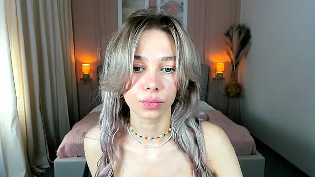 Snapshot of LuluAlis chatting on April 25, 1:14 pm LuluAlis online show from April 25, 1:14 pm