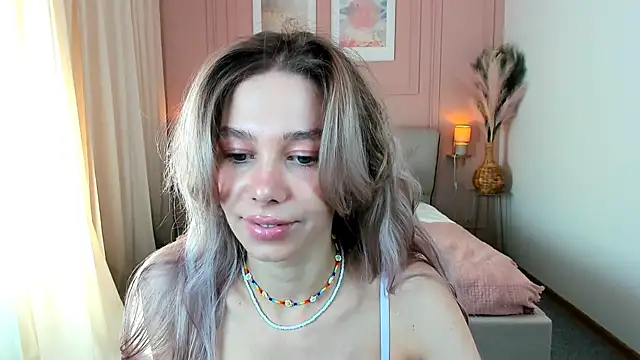 Snapshot of LuluAlis chatting on April 27, 1:31 pm LuluAlis online show from April 27, 1:31 pm