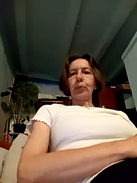 Snapshot of Tania9876 chatting on May 1, 6:34 pm Tania9876 online show from May 1, 6:34 pm