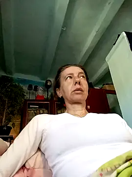 Snapshot of Tania9876 chatting on May 22, 6:31 am Tania9876 online show from May 22, 6:31 am