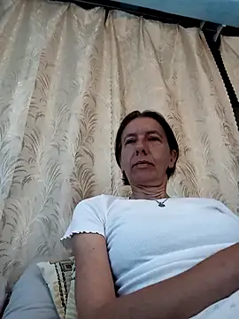 Snapshot of Tania9876 chatting on June 14, 6:37 am Tania9876 online show from June 14, 6:37 am