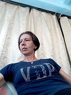 Snapshot of Tania9876 chatting on July 9, 7:01 am Tania9876 online show from July 9, 7:01 am