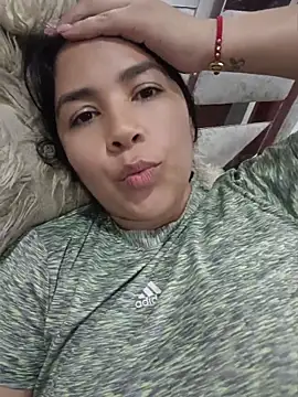 Snapshot of Karla__Morrison chatting on May 3, 8:37 pm Karla Morrison online show from May 3, 8:37 pm