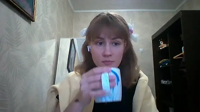 ElenoreHolguin online show from April 25, 3:20 pm