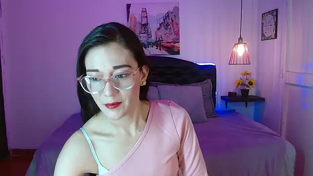 Mylu xx online show from April 19, 1:21 pm