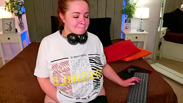 Snapshot of Riises chatting on June 18, 9:14 am Riises online show from June 18, 9:14 am