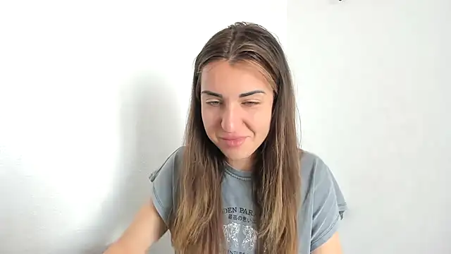 summmmersky1 online show from April 20, 7:22 am