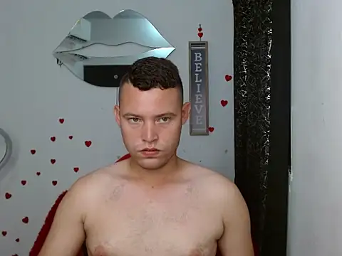 Snapshot of sven_fox723 chatting on May 5, 12:35 pm sven fox723 online show from May 5, 12:35 pm
