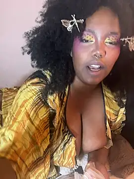Snapshot of juicy_janet chatting on June 11, 4:54 am juicy janet online show from June 11, 4:54 am