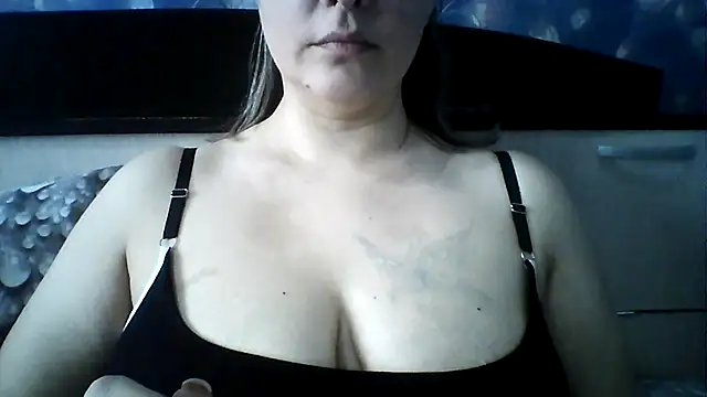 Snapshot of Alisa07qw chatting on March 12, 5:02 am Alisa07qw online show from March 12, 5:02 am