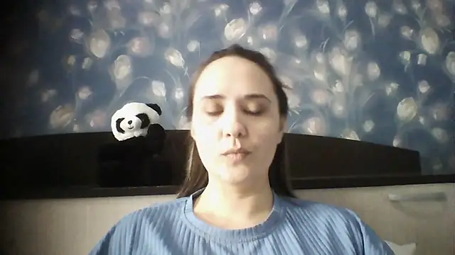 Snapshot of Alisa07qw chatting on March 27, 4:07 am Alisa07qw online show from March 27, 4:07 am