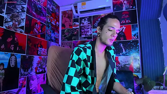 Snapshot of Skinny_Mac chatting on May 14, 12:28 am Skinny Mac online show from May 14, 12:28 am