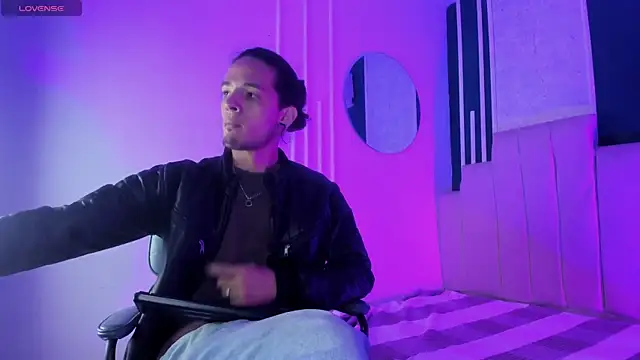 Skinny Mac online show from July 10, 8:11 pm