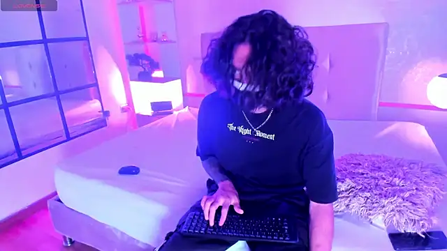 Skinny Mac online show from July 23, 2:37 pm